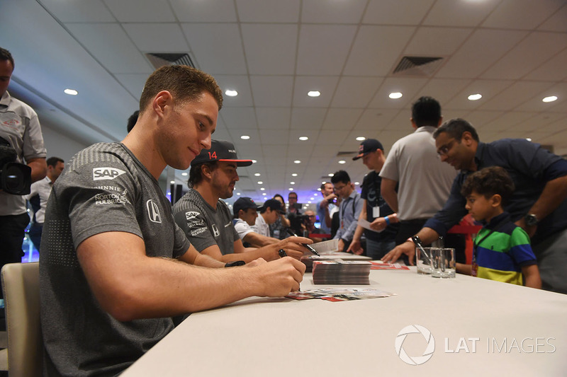 Fernando Alonso, McLaren and Stoffel Vandoorne, McLaren