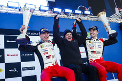 Podium: ganadores, Jari-Matti Latvala, Miikka Anttila, Toyota Racing, segundo lugar, Ott Tänak, Mart