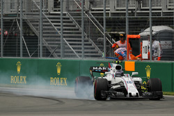 Lance Stroll, Williams FW40 bloque une roue