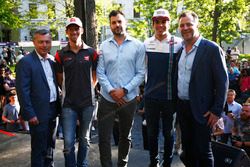 Romain Grosjean, Haas F1 Team y Lance Stroll, Williams en la 'La Place du 50e' Celebrando 50 años de