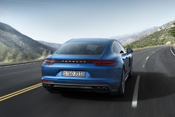 Porsche Panamera 4S