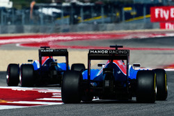Esteban Ocon, Manor Racing MRT05 derrière Pascal Wehrlein, Manor Racing MRT05