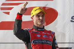 Podium: Sieger Tim Slade, Brad Jones Racing Holden