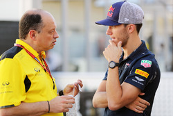 Frederic Vasseur, Renault Sport F1 Team Racing Director con Pierre Gasly, Red Bull Racing Tercer pil