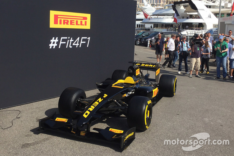 Show car Pirelli con le gomme larghe 2017
