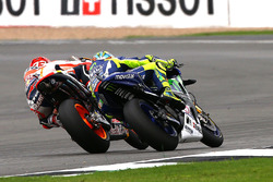 Valentino Rossi, Yamaha Factory Racing; Marc Marquez, Repsol Honda Team