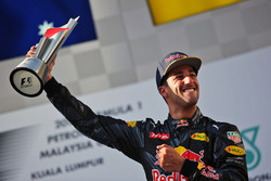 Winnaar Daniel Ricciardo, Red Bull Racing viert op het podium