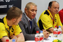 Сергей Сироткин, тестовый пилот Renault Sport F1 Team, Борис Ротенберг, совладелец банка SMP и групп