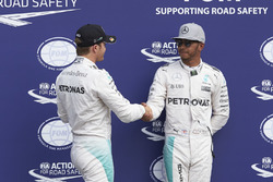 Polesitter Nico Rosberg, Mercedes AMG F1; 2. Lewis Hamilton, Mercedes AMG F1