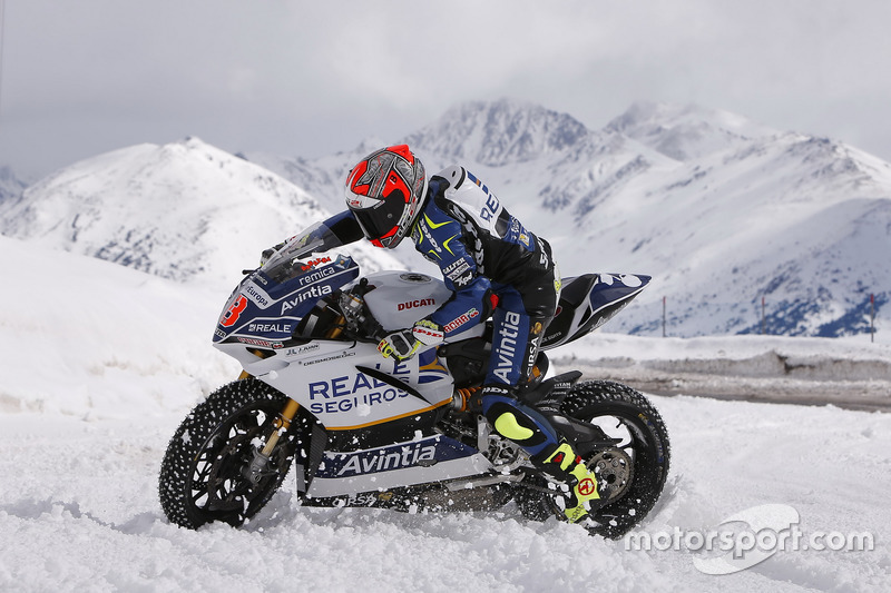 Dérapage contrôlé sur la neige