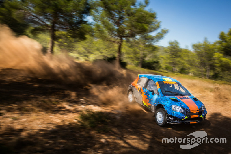 Toyota Etios R4