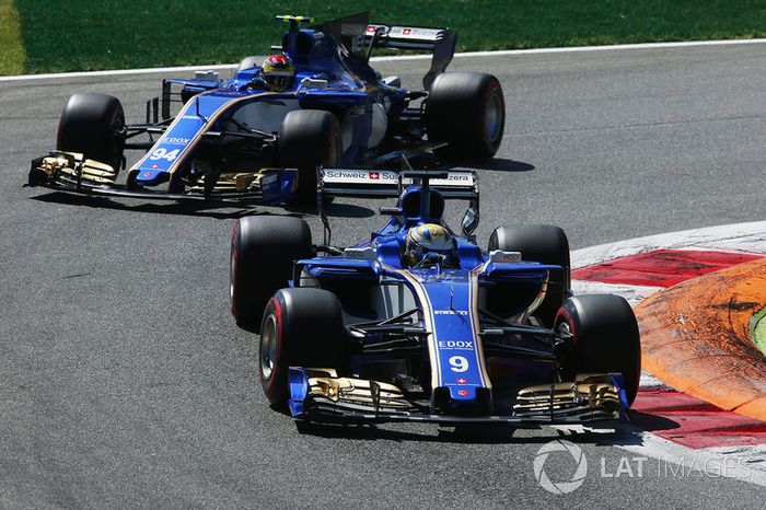 Marcus Ericsson, Sauber C36, Pascal Wehrlein, Sauber C36