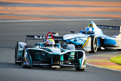 Oliver Turvey, NIO Formula E Team leads Nicolas Prost, Renault e.Dams