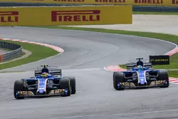 Marcus Ericsson, Sauber C36 et Pascal Wehrlein, Sauber C36
