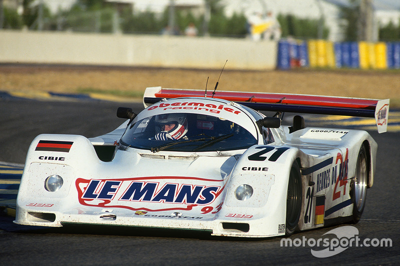 Экипаж Porsche 962C в составе Отто Альтенбаха, Юргена Оппермана и Лориса Кесселя