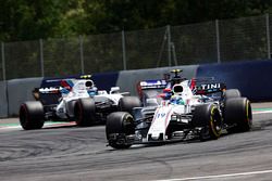 Felipe Massa, Williams FW40, Carlos Sainz Jr., Scuderia Scuderia Toro Rosso STR12, Lance Stroll, Williams FW40