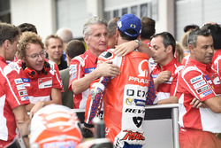Danilo Petrucci, Pramac Racing, Paolo Ciabatti, directeur sportif de Ducati, après les qualifications