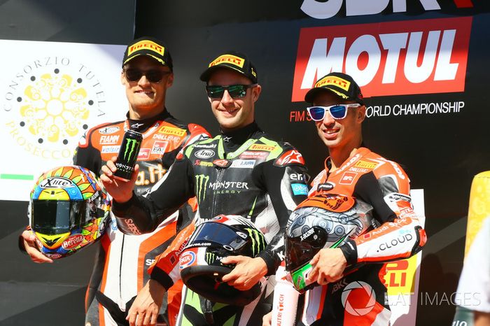 Ganador de la carrera Jonathan Rea, Kawasaki Racing, Chaz Davies, Ducati Team, Marco Melandri, Ducati Team