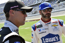Jimmie Johnson, Hendrick Motorsports Chevrolet, Kevin Harvick, Stewart-Haas Racing Ford