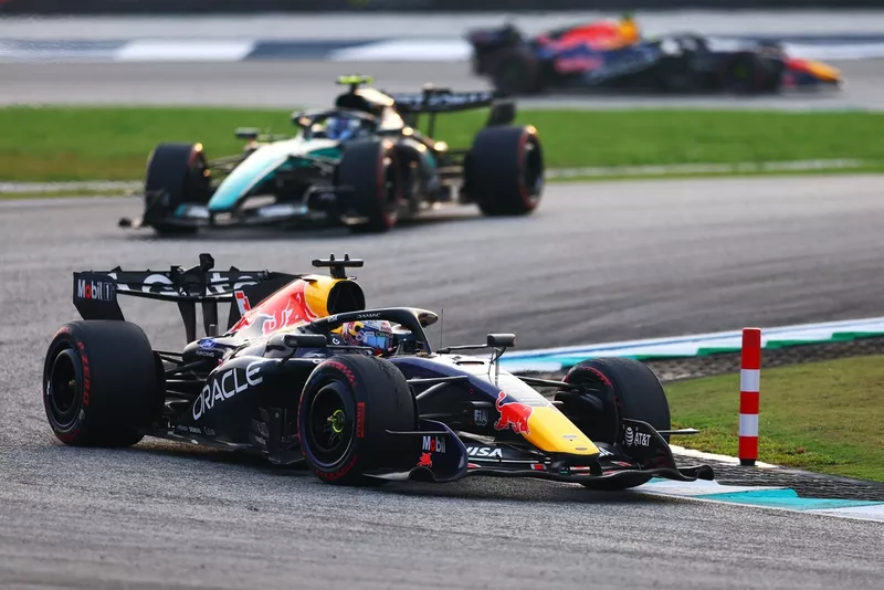 Andrea Kimi Antonelli, Mercedes, Max Verstappen, Red Bull Racing