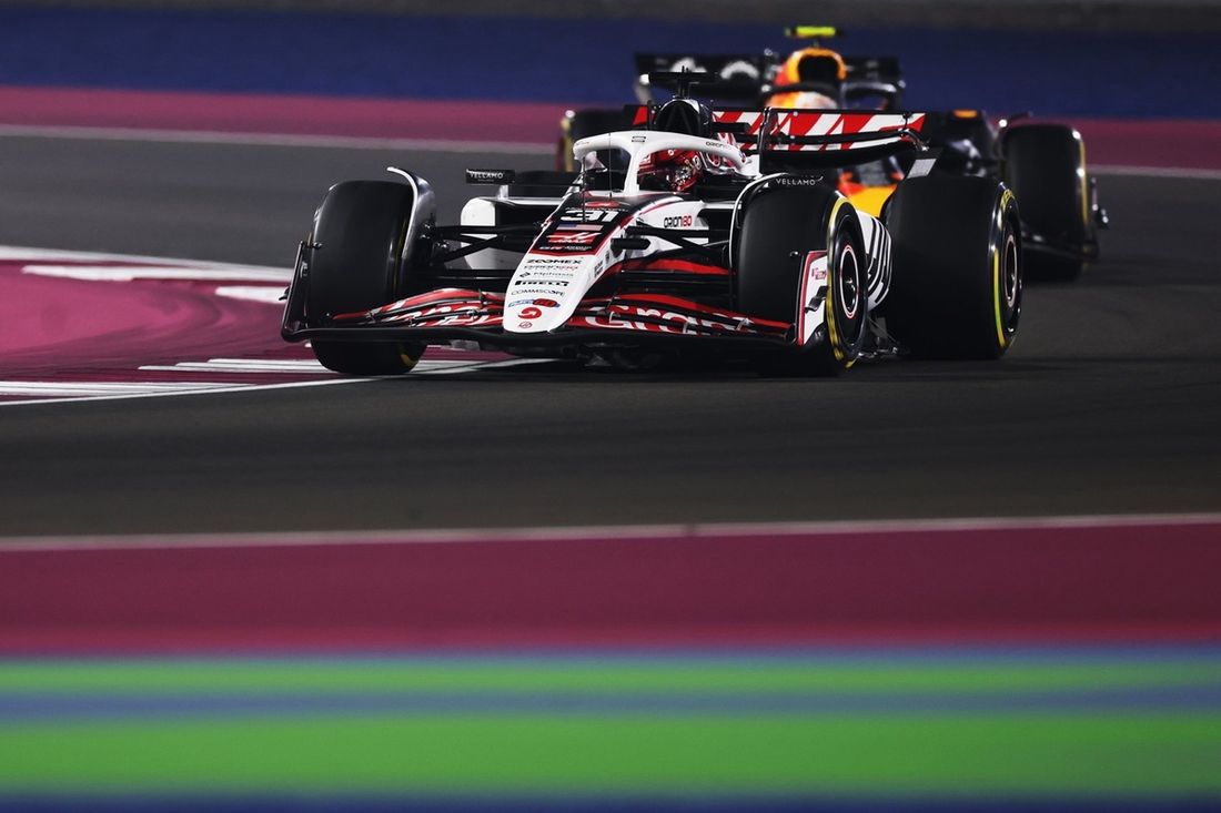 Esteban Ocon, Haas F1 Team, Yuki Tsunoda, Red Bull Racing Team