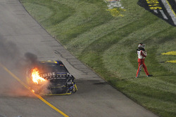 Tony Stewart, Stewart-Haas Racing walks away from his crashed car