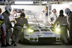 #92 Porsche Motorsport, Porsche 911 RSR: Earl Bamber, Frédéric Makowiecki, Jörg Bergmeister