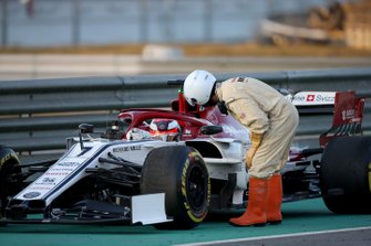 Kimi Raikkonen, Alfa Romeo Racing stops on track