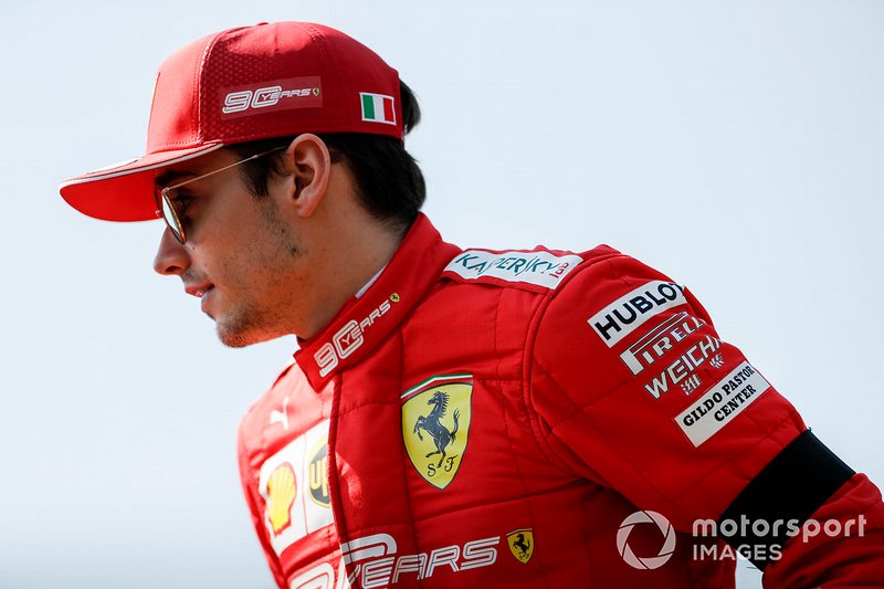 Charles Leclerc, Ferrari, durante la drivers parade