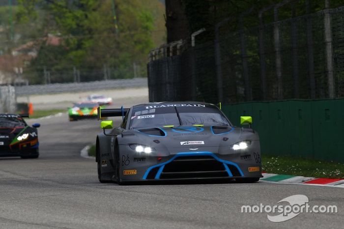 #76 R-Motorsport Aston Martin Vantage AMR GT3: Jake Dennis, Nicki Thiim, Marvin Kirchhöfer