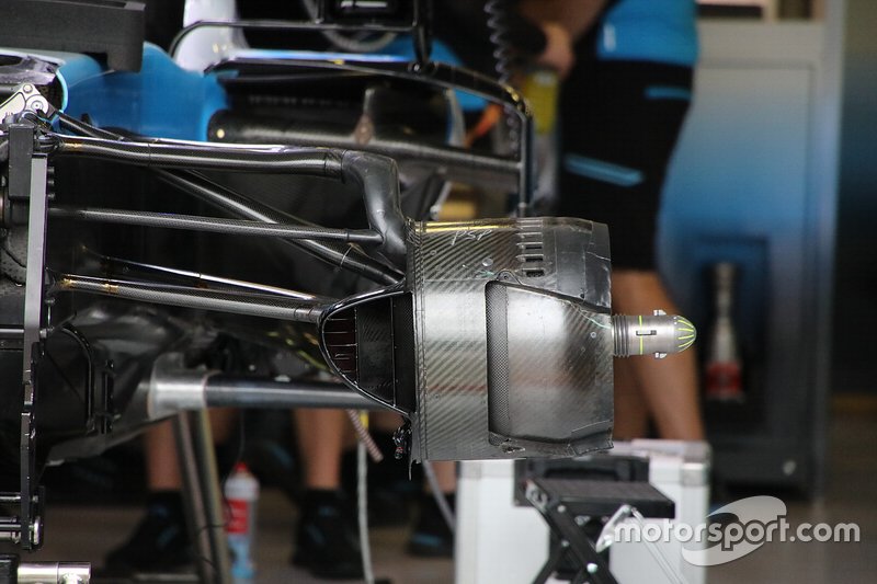 Williams Racing FW42 front süspansiyon detayı