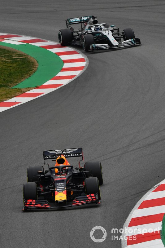 Max Verstappen, Red Bull Racing RB15 e Valtteri Bottas, Mercedes-AMG F1 W10