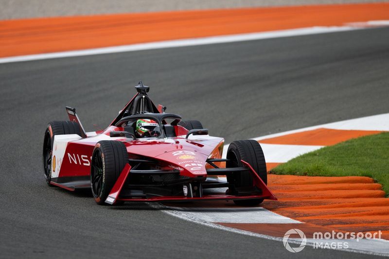 Sacha Fenestraz, Nissan