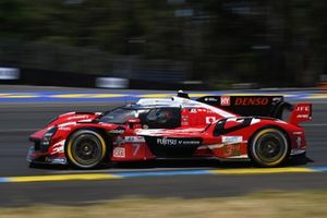 #7 Toyota Gazoo Racing Toyota GR010 - Híbrido: Mike Conway, Kamui Kobayashi, Nyck De Vries