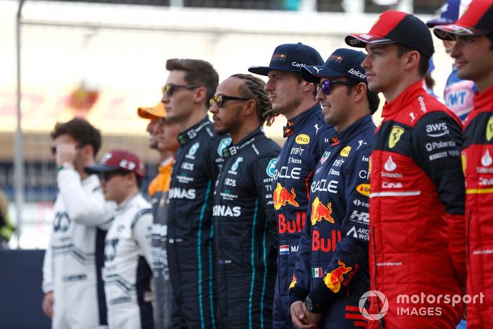George Russell, Mercedes-AMG, Lewis Hamilton, Mercedes-AMG, Max Verstappen, Red Bull Racing, Sergio Pérez, Red Bull Racing, Charles Leclerc, Ferrari