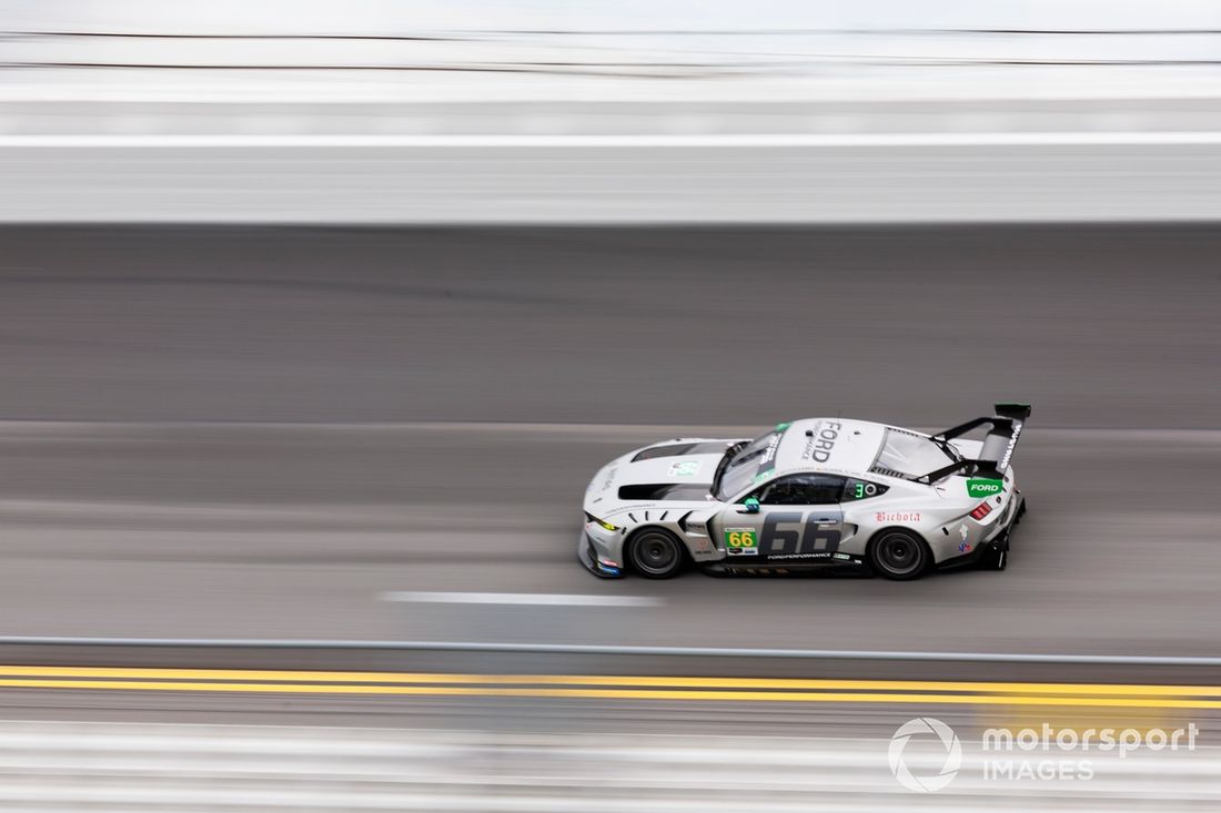 #66 Gradient Racing Ford Mustang GT3: Joey Hand, Till Bechtolsheimer, Tatiana Calderon, Harry Tincknell