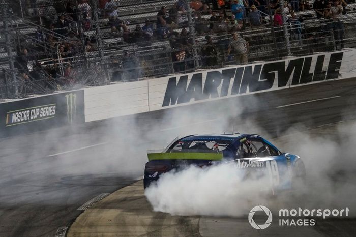 Race winner Martin Truex Jr., Joe Gibbs Racing, Toyota Camry Auto Owners Insurance