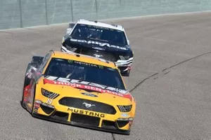  Clint Bowyer, Stewart-Haas Racing, Ford Mustang Rush Truck Centers / Haas CNC