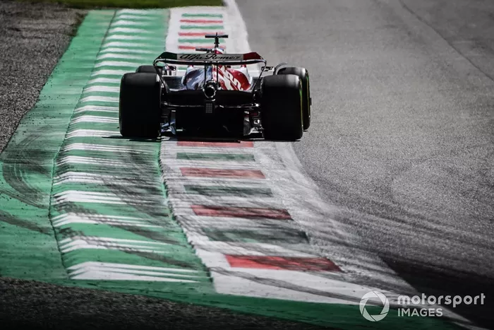 Kevin Magnussen, Haas VF-22