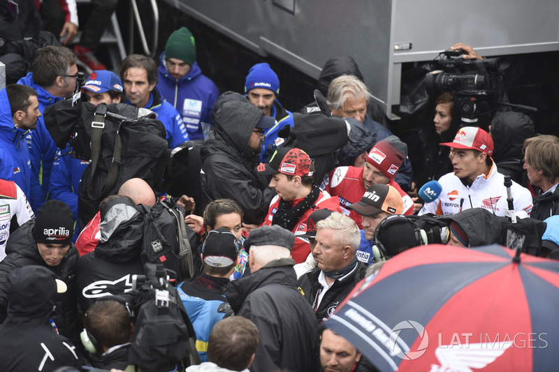 Jorge Lorenzo, Ducati Team, saliendo de la reunión de seguridad