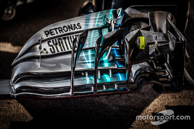 Переднее крыло Mercedes F1 W09