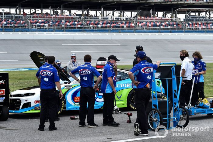 Darrell Wallace Jr., Richard Petty Motorsports, Chevrolet Camaro Victory Junction