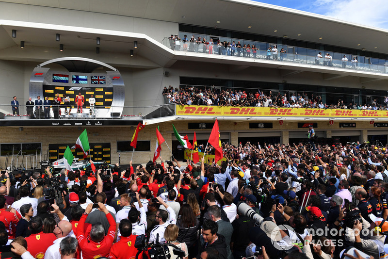 (da Sx a DX): Max Verstappen, Red Bull Racing, Kimi Raikkonen, Ferrari e Lewis Hamilton, Mercedes AMG F1 sul podio