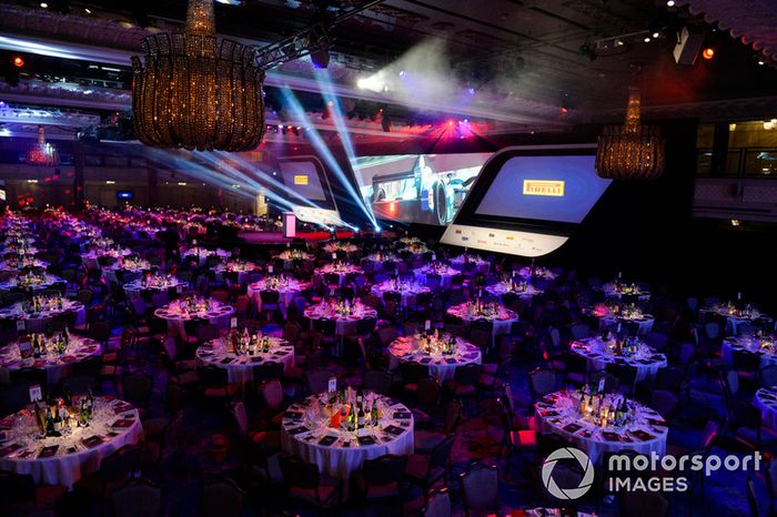 El salón Principal con el patrocinador Pirelli