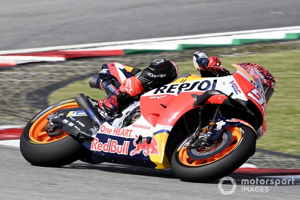 Marc Márquez, con la Honda con el ala simple. Haz click sobre la imagen para ver más