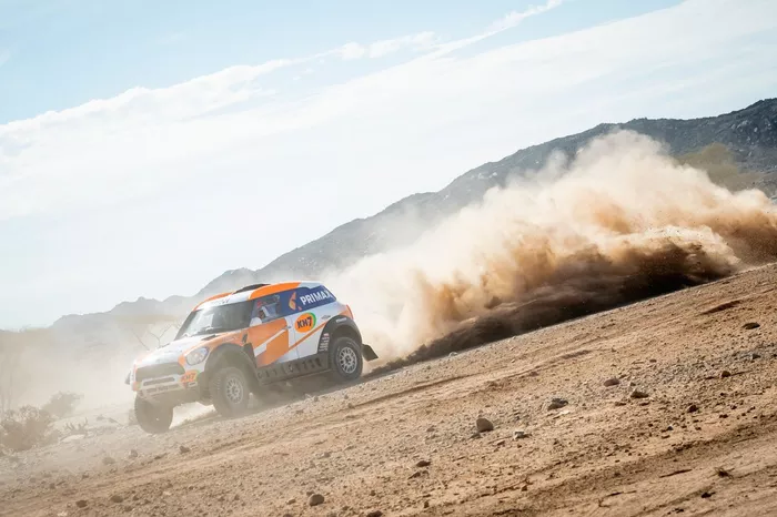 #238 X-Raid Mini John Cooper Works Rally Mini: Laia Sanz, Maurizio Gerini