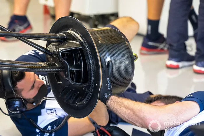 AlphaTauri AT01 brake duct