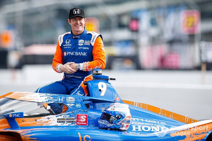 Ganador de la pole Scott Dixon, Chip Ganassi Racing Honda