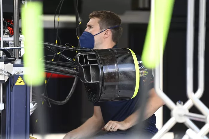 Red Bull Racing RB16B ön fren tamburu detay