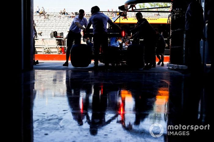 Carlos Sainz Jr., McLaren MCL34